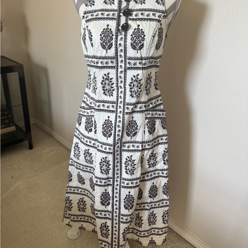 Elegant Black and White Patterned Dress